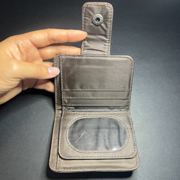 Women's Beautiful Beige & Brown Relic Birds & Bird Cage Print Bifold Wallet - Picture 6 of 7